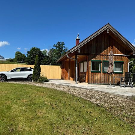 Ferienhaeuschen Am Traunsee Mit Tretboot Zur Freien Nutzung Am Badeplatz Altmünster Exterior foto