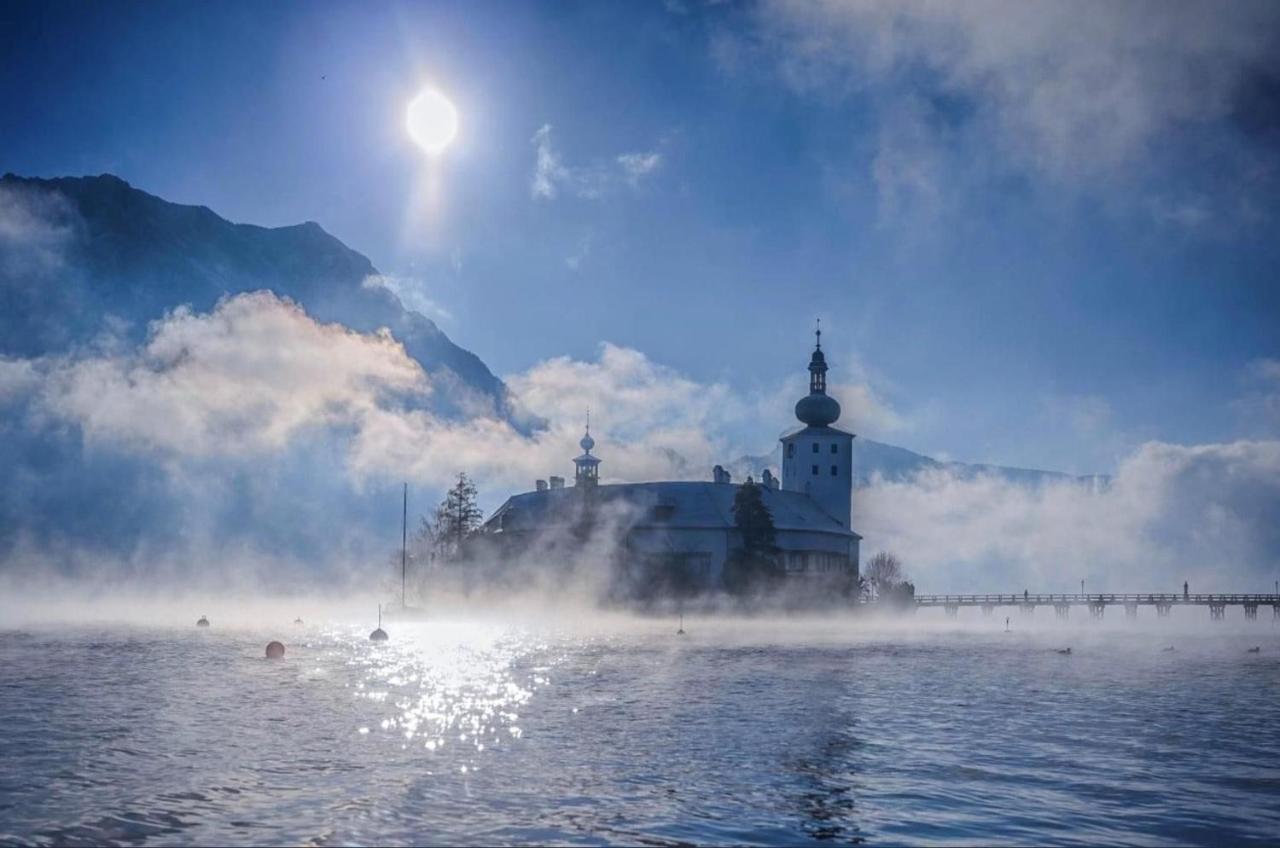 Ferienhaeuschen Am Traunsee Mit Tretboot Zur Freien Nutzung Am Badeplatz Altmünster Exterior foto